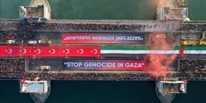 Filistin'e destek için 520 bin kişi Galata Köprüsü'nde buluştu