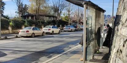 Puset içerisinde otobüs durağına bırakılan 1 aylık bebek koruma altına alındı