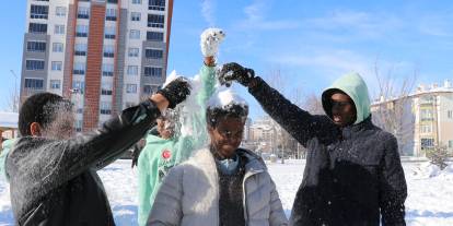 Afrika’dan Sivas’a İlk Kar Keyfi
