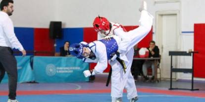 Sivaslı sporcuların şampiyona yolculuğu başladı