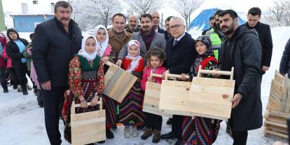 Sivas’ta Öğrencilere Ahşap Kızak Sürprizi