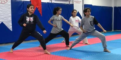 Gençler Sivas’ta Karateyle Sınırlarını Zorluyor