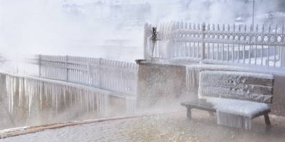 Sivas’ta sıcak su dondu, doğa şaşırttı