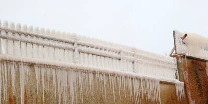 "Sivas'ın Pamukkale"si Altınkale'de buz sarkıtları oluştu
