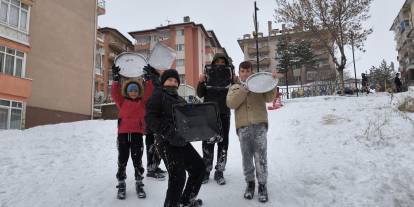 Sivas’ta Karnesini Alan Tepsiyi Kaptı
