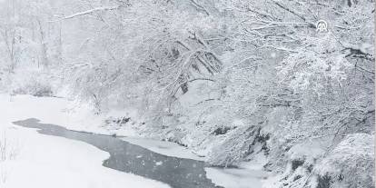 Sivas’ta Kızılırmak Dondu, İlçe Buz Kesti