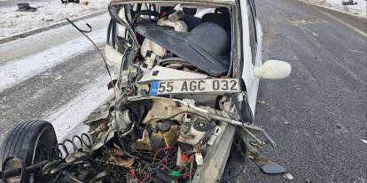 Yozgat-Sivas kara yolunda kaza: 3 kişi yaralı