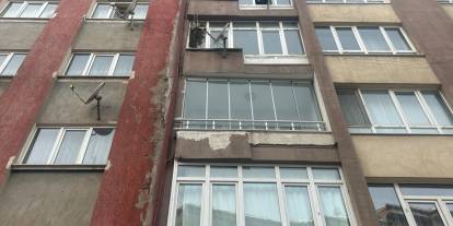 Sivas'ta kombi bomba gibi patladı