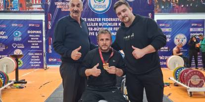 Sivaslı Halterci Türkiye Şampiyonluğu Kazandı