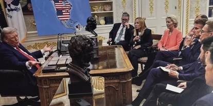 Trump’ın paylaştığı fotoğraf olay yarattı! Haritadaki detay dikkat çekti