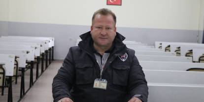 Tramvay Durağından Akademiye Uzanan Hayal