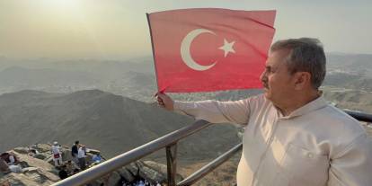 BBP lideri Destici’den, Nur Dağı’nda Türk bayraklı mesaj