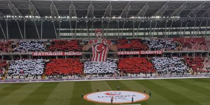 Sivasspor taraftarından alkış toplayan koreografi