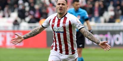 Manaj, adım adım Sivasspor’a