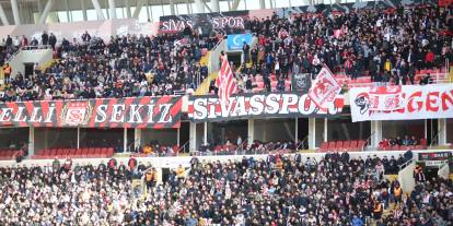 Sivasspor taraftarlarından tam destek