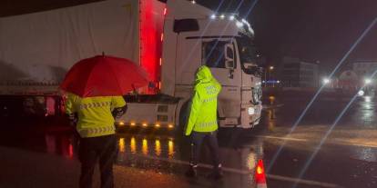 Sivas’a Giden Yolda Ulaşım Durdu