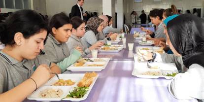 Sivas'ta öğrencilere her gün sıcak öğle yemeği