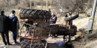 Traktör devrildi: 1 ölü 1 yaralı