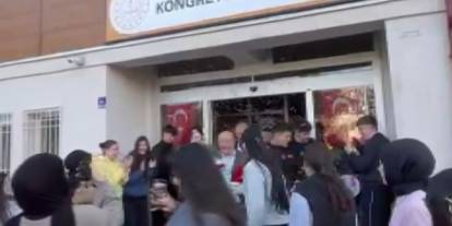 Sivas'ta 40 yıllık eğitim çınarı emekliye uğurlandı