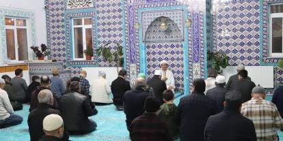 Cuma gecesi Sivas’ta camiler dolup taştı