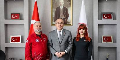 Sivaslı genç sporcu İlayda Emen’in wushu zaferi