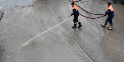 Kar sonrası sokaklar temizleniyor