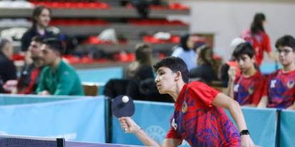 Sivas’ta genç masa tenisçileri kıyasıya mücadele etti