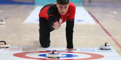 Genç sporcular Sivas’ta kupa ve madalyalar için mücadele etti