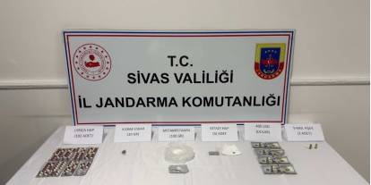 Sivas'ta Uyuşturucu ve Sahte Dolar Ele Geçirildi