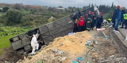 Düğün Dönüşü Facia: Otobüs Uçuruma Yuvarlandı, 13 Ölü
