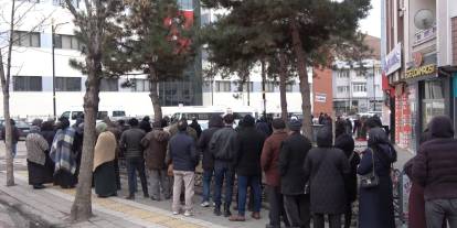 Sivas'taki bu uzun kuyruk bilin  bakalım ne kuyruğu?