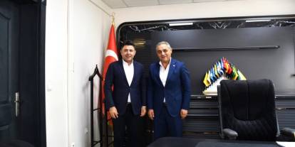 Gürün halı sahası Boyraz’ın desteğiyle yenileniyor