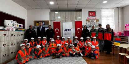 Sivas’ta anaokulu öğrencilerine afet farkındalık eğitimi