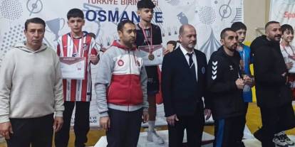 Sivaslı sporculardan göz dolduran performans