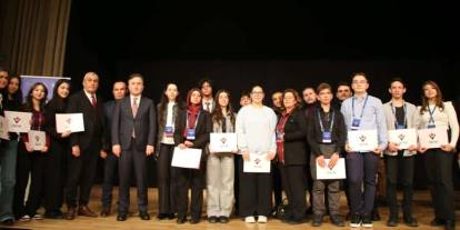 Sivas’ın Genç Beyinleri Kayseri Bölge Finalleri’nde Zirvede