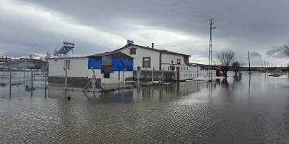 Sivas'ta Mezarlık, Evler ve Yolları Su Bastı