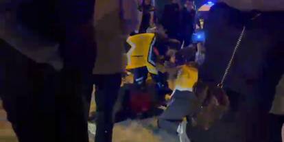 Refüje çarpan motosikletin sürücüsü ve eşi öldü