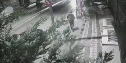 Eşini Çocuklarının Gözü Önünde Öldürdü