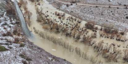 Sivas’ta Yıldız Irmağı Taştı, Köylüler 10 Gündür Yardım Bekliyor
