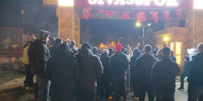 Sivasspor’a Tesislerde Protesto