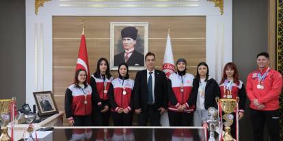 Rektör Şengönül’den madalyalı sporculara kutlama