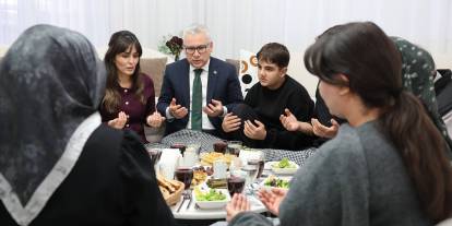 Vali Şimşek Boyraz ailesiyle Ramazan sofrasında buluştu