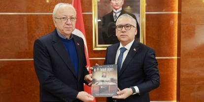 Hayat Ağacı’nın 51. sayısı Vali Şimşek’e takdim edildi