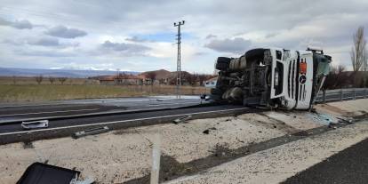 Sivas Yolunda Akaryakıt Yüklü Tanker Devrildi
