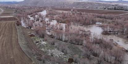 Sivas’ta kuruyan nehir bereketle canlandı