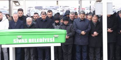 Sivaslı iş insanına veda: Kemal Yıldızdağ toprağa verildi
