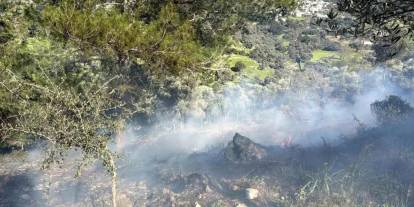 Temizlik yaparken yangın çıkardılar