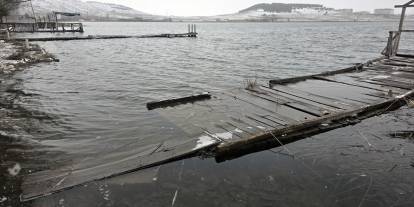 Hafik Gölü taştı, iskeleler sulara gömüldü