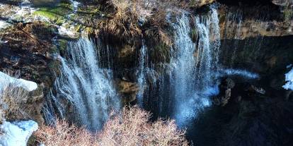 Sivas’ı saklı cenneti Değirmenaltı Şelalesi ziyaretçilerini bekliyor