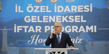 Vali Şimşek, İl Özel İdaresi personeliyle iftarda